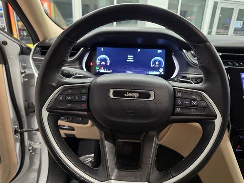 Certified 2022 Jeep Grand Cherokee Limited AWD/4WD image 17