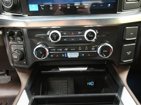 Used 2025 Ford F450 King Ranch w/ FX4 Off-Road Package image 9