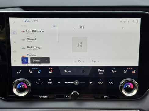 Used 2025 Lexus RX 350 Premium w/ Convenience Package FWD image 28