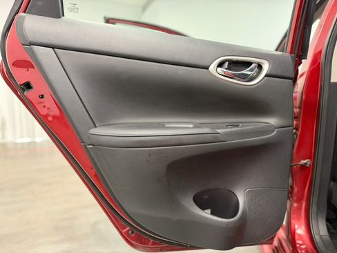 Used 2019 Nissan Sentra SR w/ Premium Package (SR) FWD image 29