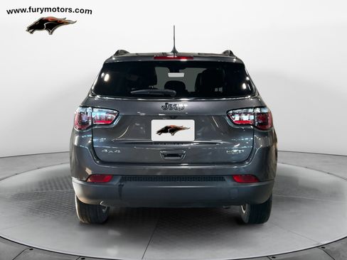Used 2022 Jeep Compass Latitude image 4