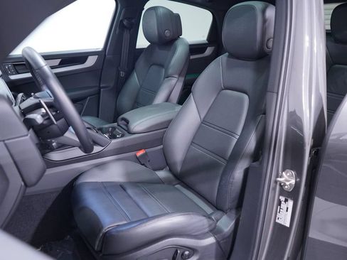 Used 2024 Porsche Cayenne Coupe AWD/4WD image 7