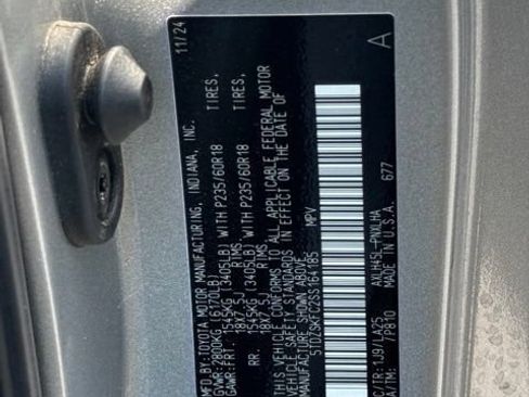 Used 2025 Toyota Sienna Limited AWD/4WD image 8
