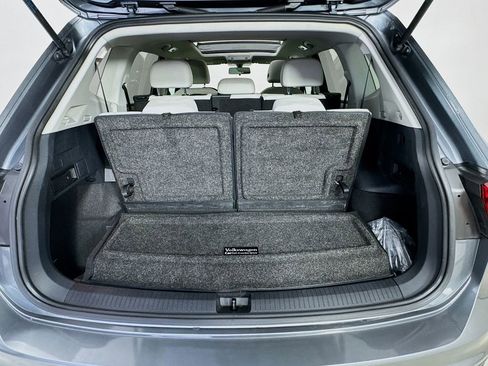 Used 2019 Volkswagen Tiguan SE w/ Panoramic Sunroof Package FWD image 34