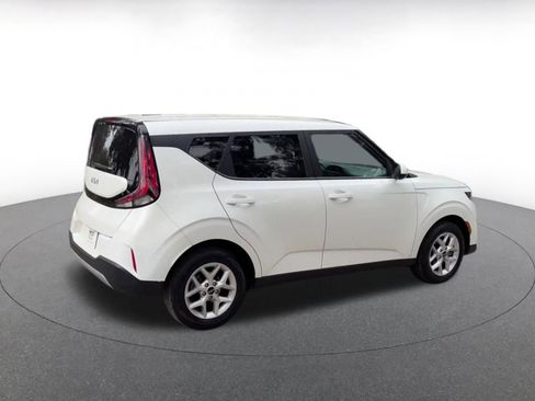 Used 2025 Kia Soul LX w/ LX Technology Package image 15
