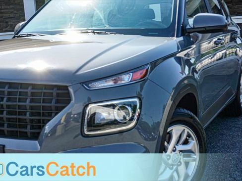 Used 2021 Hyundai Venue SE FWD image 6