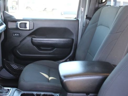 Used 2022 Jeep Wrangler Unlimited Sport AWD/4WD image 29