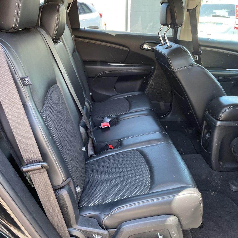 Used 2018 Dodge Journey Crossroad w/ Nav & Sun Group FWD image 14