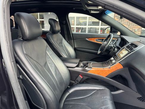 Used 2019 Lincoln Nautilus Reserve image 41