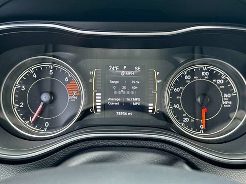 Used 2020 Jeep Cherokee Latitude Plus AWD/4WD image 29