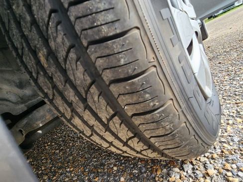 Used 2010 Hyundai Elantra GLS image 12