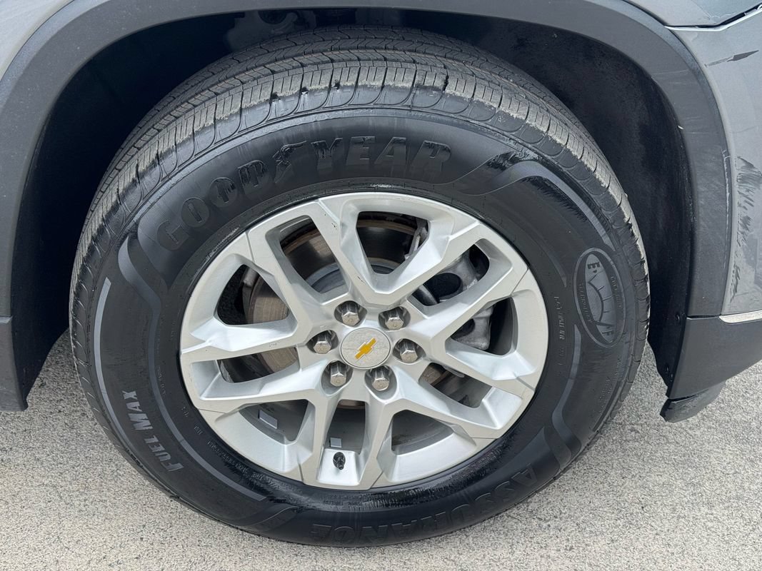 Used 2021 Chevrolet Traverse LT FWD image 13