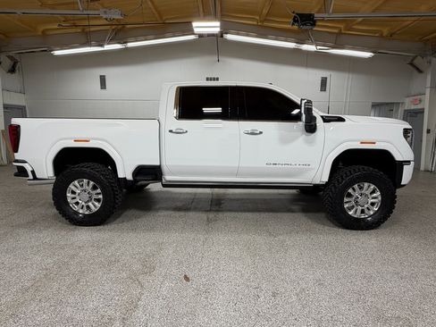 Used 2025 GMC Sierra 2500 Denali Ultimate w/ Max Trailering Package image 5