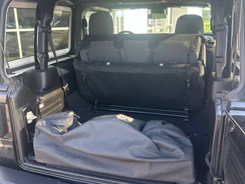 Used 2024 Jeep Wrangler Sport AWD/4WD image 9