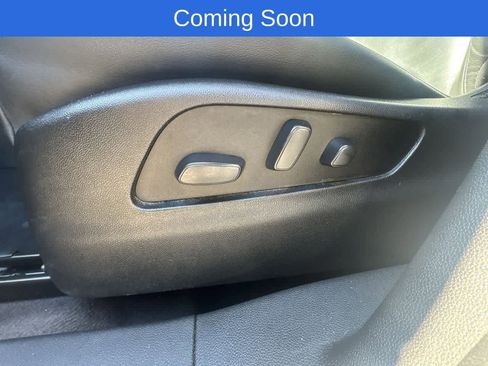 Used 2020 Cadillac XT4 Premium Luxury w/ Cold Weather Package image 17