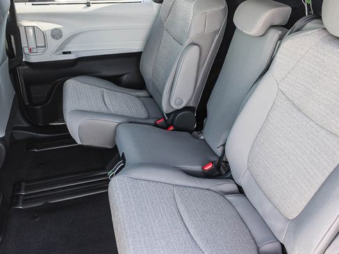 New 2026 Toyota Sienna LE image 20