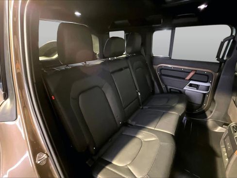 Used 2024 Land Rover Defender 110 X-Dynamic SE AWD/4WD image 20