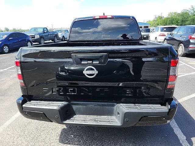 Used 2025 Nissan Frontier SV RWD image 6
