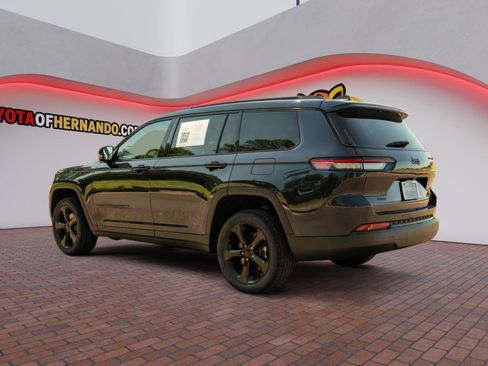Used 2023 Jeep Grand Cherokee L Limited w/ Black Appearance Package AWD/4WD image 7