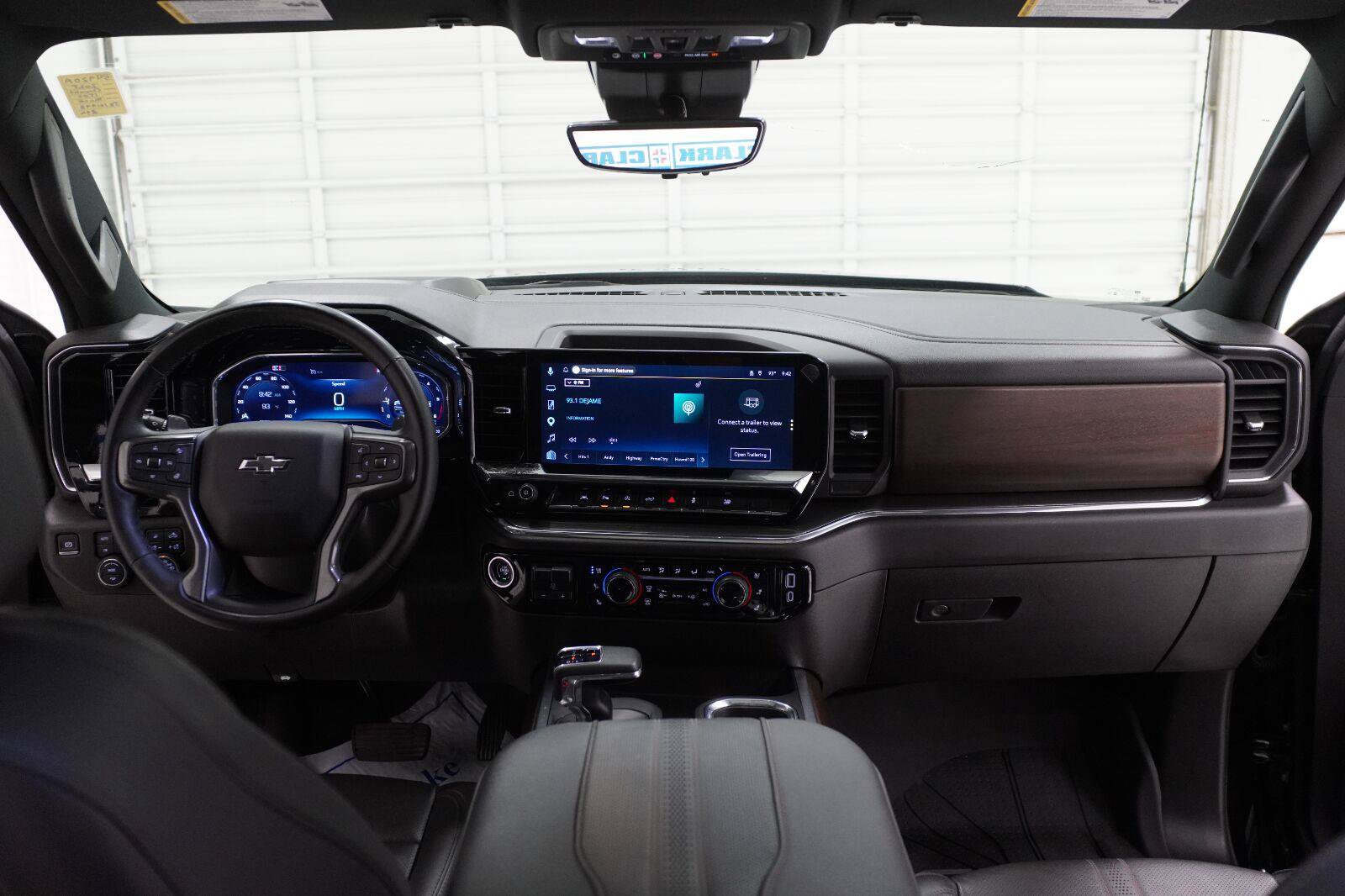 Used 2025 Chevrolet Silverado 1500 High Country w/ High Country Premium Package AWD/4WD image 28