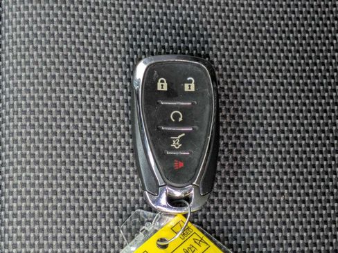 Used 2021 Chevrolet Traverse LT image 31