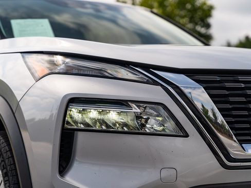 Used 2023 Nissan Rogue SV FWD image 10