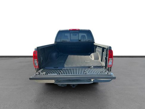 Used 2010 Nissan Frontier SE w/ SE Value Truck Pkg image 24