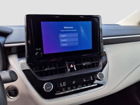 Used 2025 Toyota Corolla LE w/ Convenience Package image 22