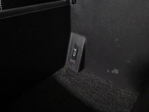 Used 2022 Volkswagen Atlas SEL R-Line image 36