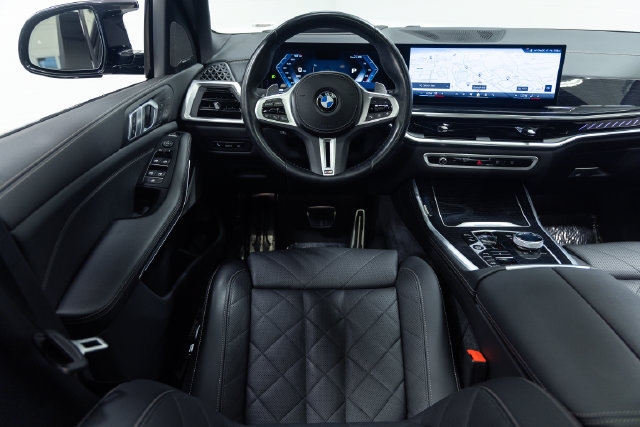 Certified 2024 BMW X5 M60i AWD/4WD image 3