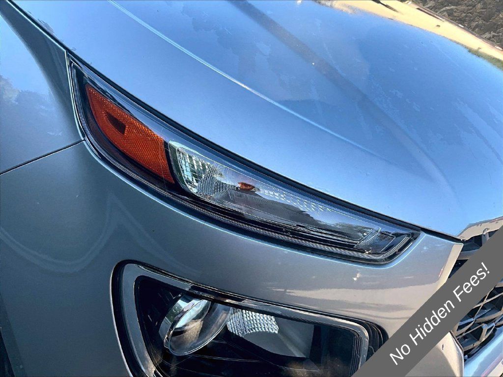 Used 2024 Hyundai Venue SE FWD image 25