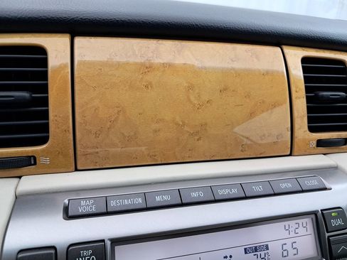 Used 2002 Lexus SC 430 Convertible image 19