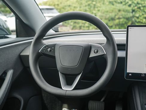 Used 2025 Tesla Model 3 Long Range image 14