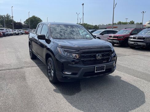 Used 2025 Honda Ridgeline Sport image 1
