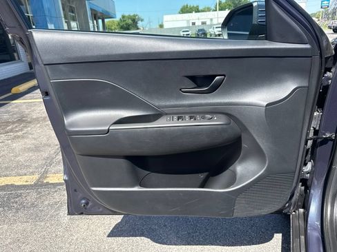 Used 2025 Hyundai Kona SEL FWD image 11