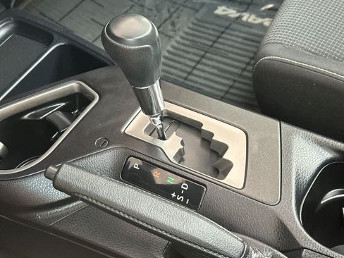 Used 2018 Toyota RAV4 XLE AWD/4WD image 21