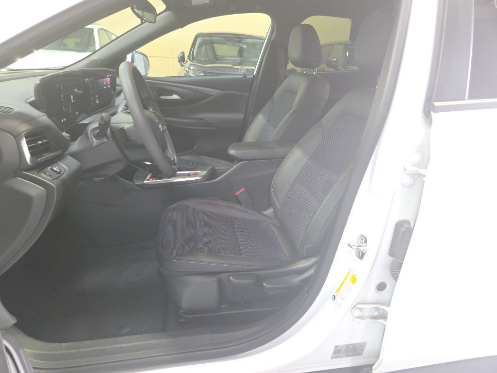 Used 2026 Buick Envista Preferred FWD image 3