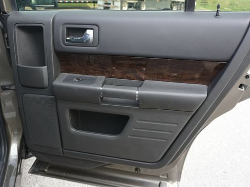 Used 2014 Ford Flex Limited w/ Equipment Group 301A FWD image 19