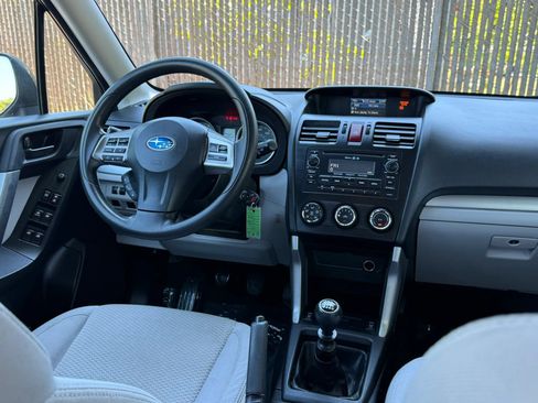 Used 2014 Subaru Forester 2.5i Premium w/ Popular Package #2 AWD/4WD image 3