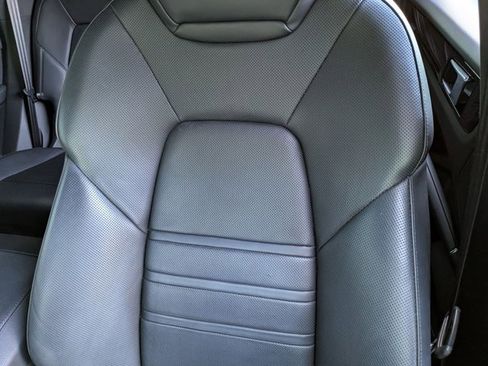 Used 2023 Porsche Cayenne Platinum Edition image 15