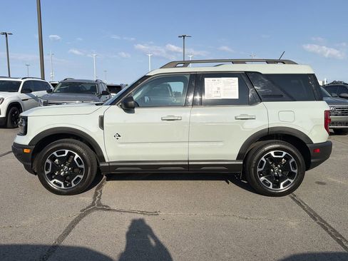 Used 2023 Ford Bronco Sport Outer Banks w/ Tech Package AWD/4WD image 2