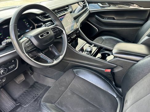 Used 2023 Jeep Grand Cherokee Trailhawk image 10