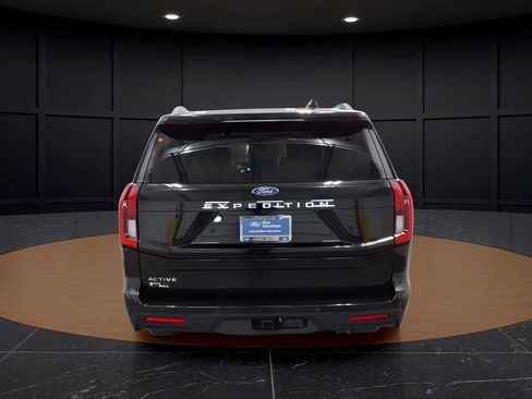 Certified 2025 Ford Expedition Active AWD/4WD image 5