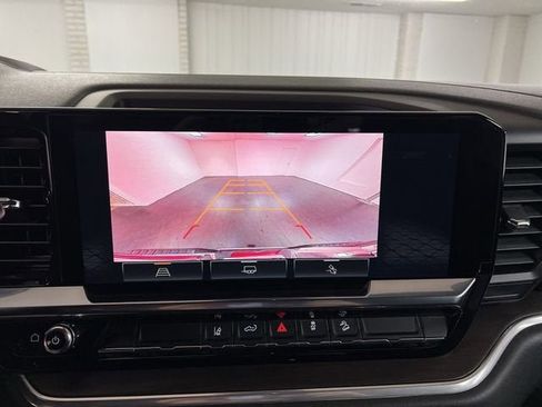 Certified 2024 GMC Sierra 2500 SLT w/ SLT Convenience Package image 14