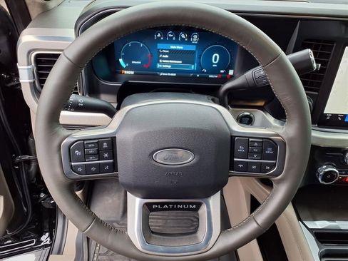 Used 2025 Ford F450 Platinum w/ Platinum Plus Package image 25