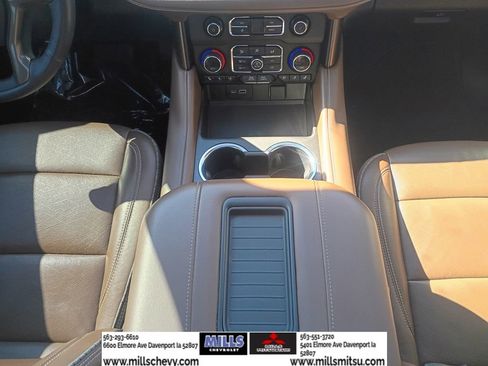 Used 2022 Chevrolet Suburban High Country w/ Premium Package image 19