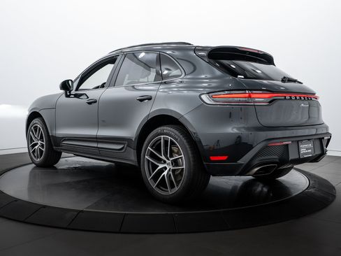 Certified 2025 Porsche Macan image 3