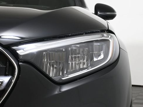 Used 2026 Mercedes-Benz GLC 300 4MATIC image 11