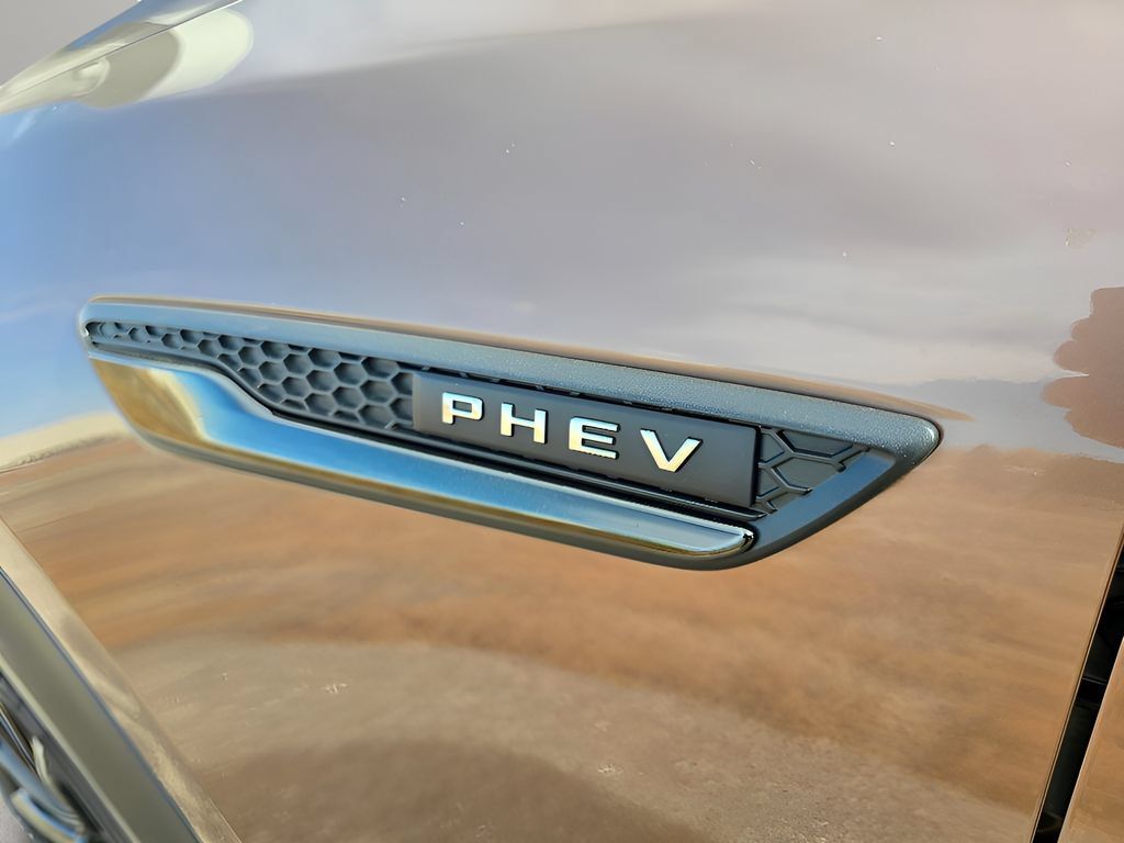 Certified 2025 MAZDA CX-70 Plug-In Hybrid w/ Premium Plus AWD/4WD image 10