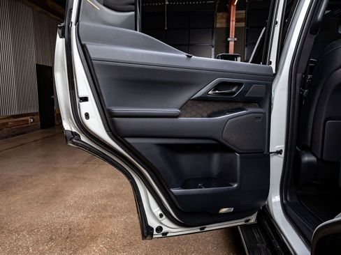 Used 2024 Lexus GX 550 w/ Accessory Package (2T) AWD/4WD image 37